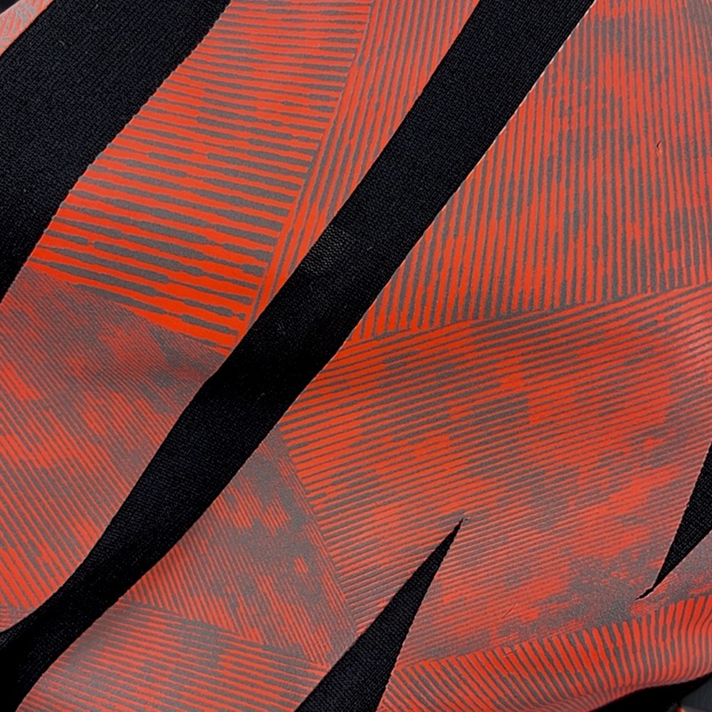 Old Navy Men's Active “RUN” Graphic Go-Dry T-Shirt - Picture 12 of 16